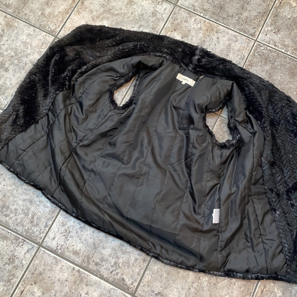 Wildflower Faux Fur Vest - Picture 3 of 10